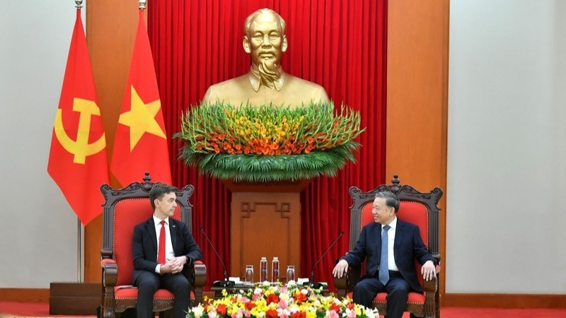 Tổng Bí thư Tô Lâm tiếp Đại sứ Liên minh châu Âu (EU) tại Việt Nam Julien Guerrier. (Ảnh: ĐĂNG KHOA)