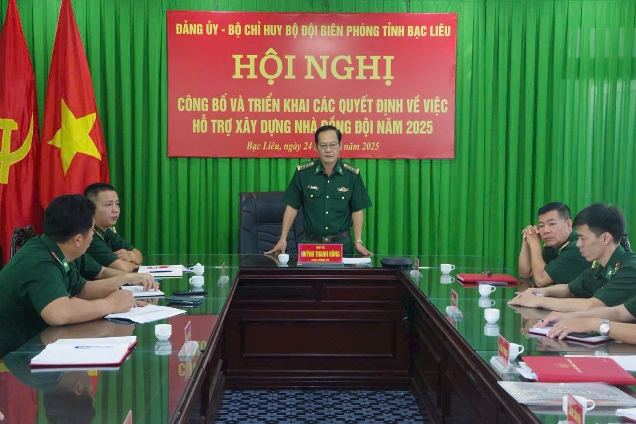 Đại tá Huỳnh Thanh Hùng – Phó Chính ủy BĐBP tỉnh Bạc Liêu phát biểu tại buổi trao kinh phí 