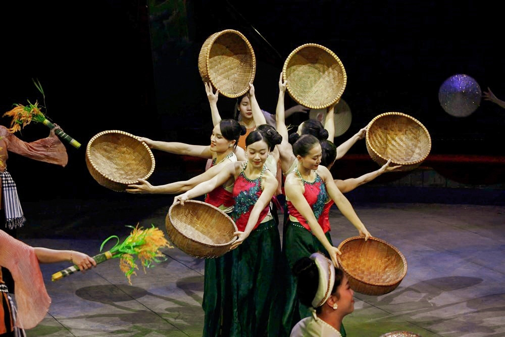 Dù mang đề tài chính luận, lịch sử, nhưng chương trình vẫn thu hút đông đảo người xem, đặc biệt là người trẻ