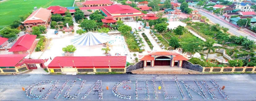 Đền chùa Gám mỗi năm thu hút hàng trăm bạn trẻ tham gia các khóa tu