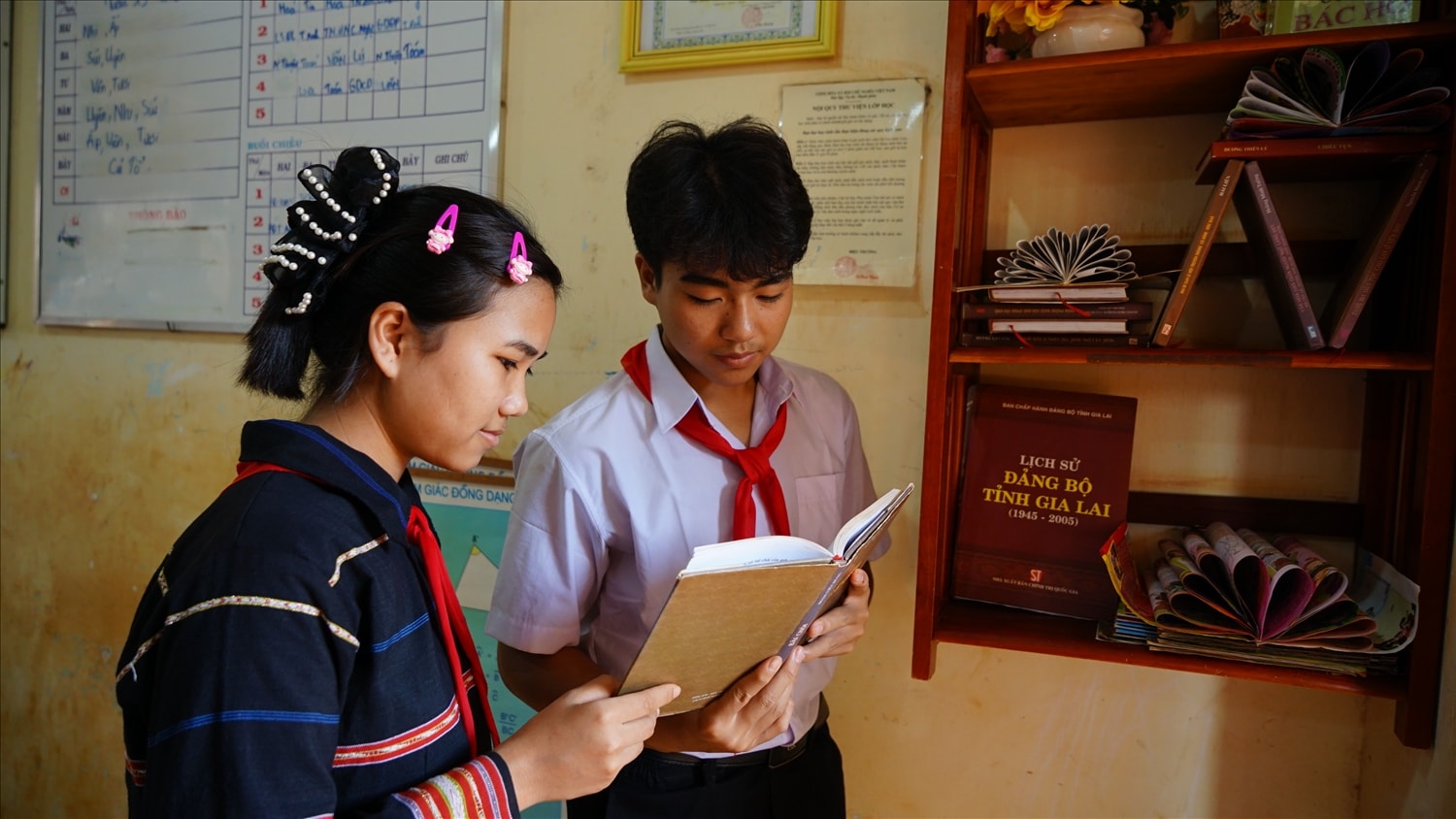 Nhà trường đã chú trọng bổ sung những đầu sách có nội dung về văn hóa các dân tộc để các em thêm hiểu biết hơn về sắc màu văn hóa Việt Nam