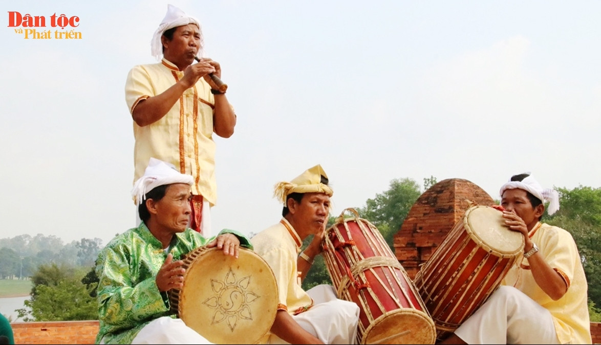 Tiếng trống, tiếng kèn kể chuyện văn hóa Chăm 