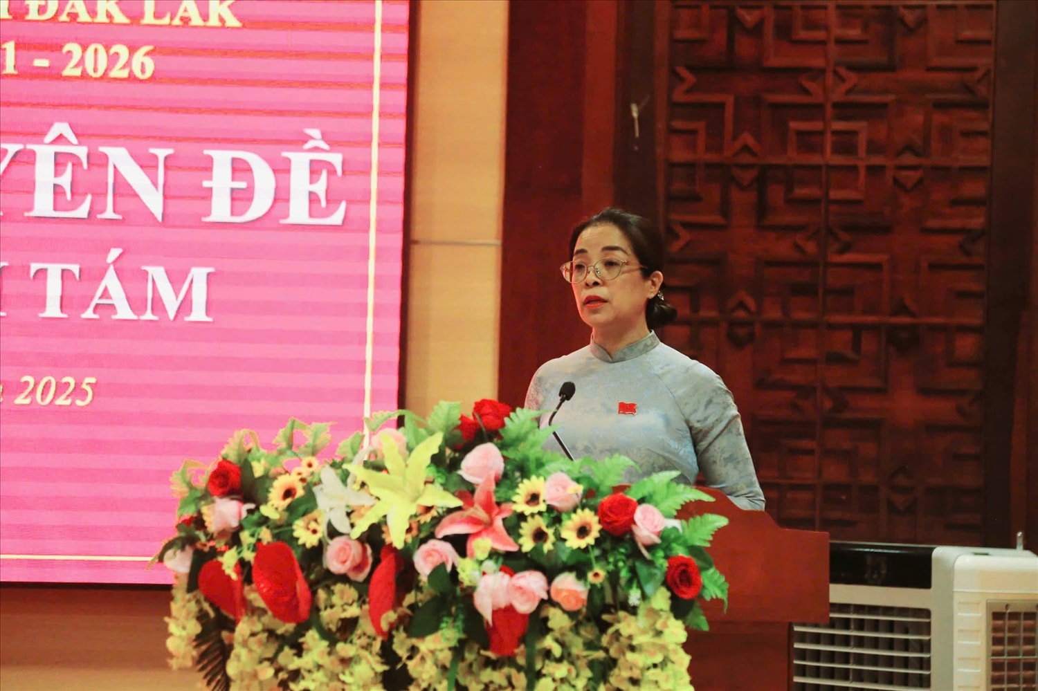 Phó Bí thư Thường trực Tỉnh ủy, Chủ tịch HĐND tỉnh Đắk Lắk Huỳnh Thị Chiến Hòa phát biểu tại Kỳ họp