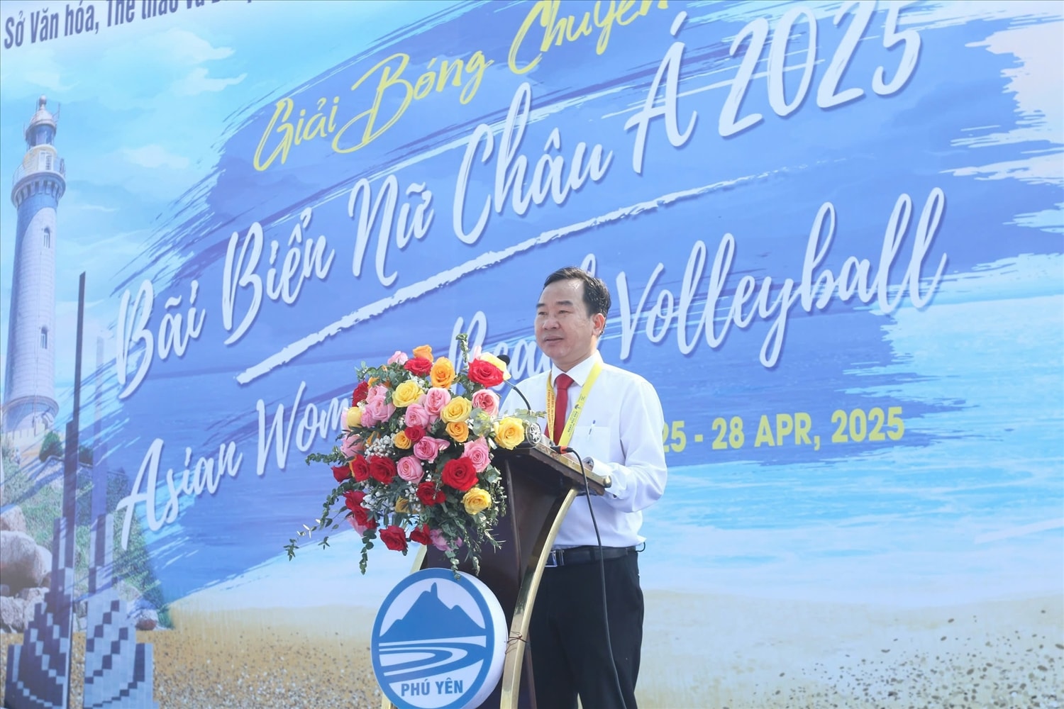 Ông Lê Hoàng Phú – Phó Giám đốc Sở Văn hóa Thể thao và Du lịch tỉnh Phú Yên phát biểu tại lễ khai mạc