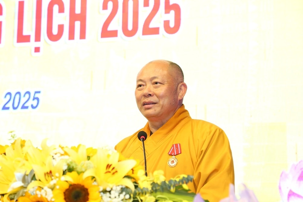 Thượng tọa Thích Tâm Định, Trưởng ban Trị sự Giáo hội Phật giáo tỉnh Thanh Hóa phát biểu tại buổi gặp mặt