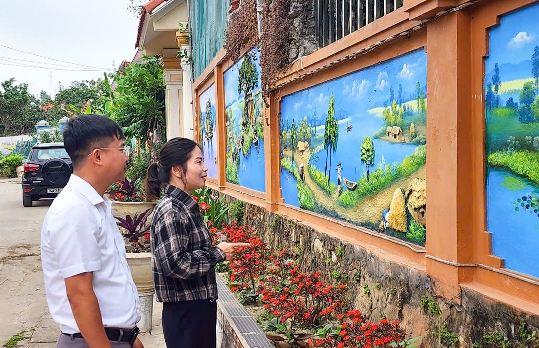 Tranh tường trên các tuyến đường kiểu mẫu Tranh tường trên các tuyến đường kiểu mẫu
