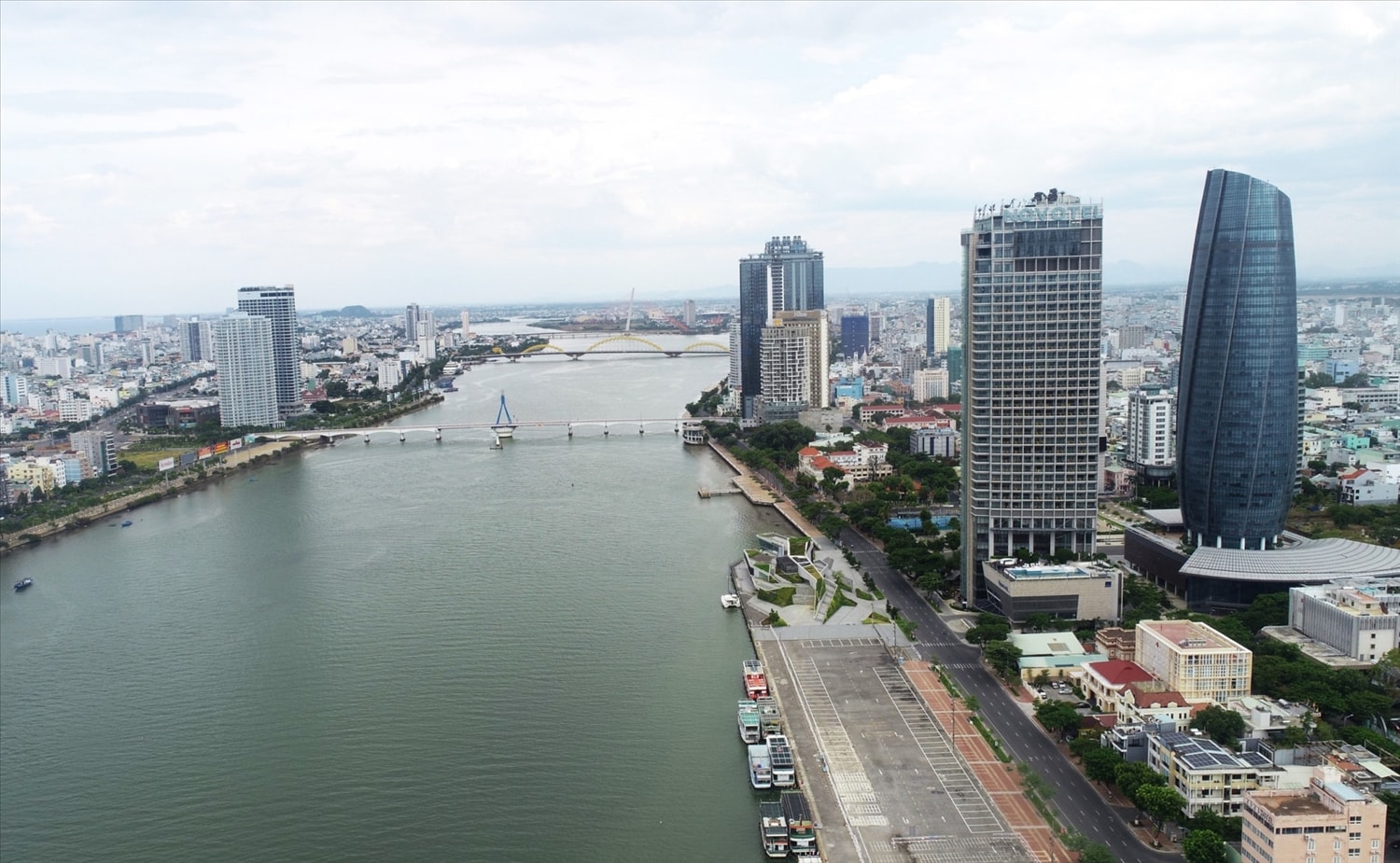 Thành phố bên bờ sông Hàn