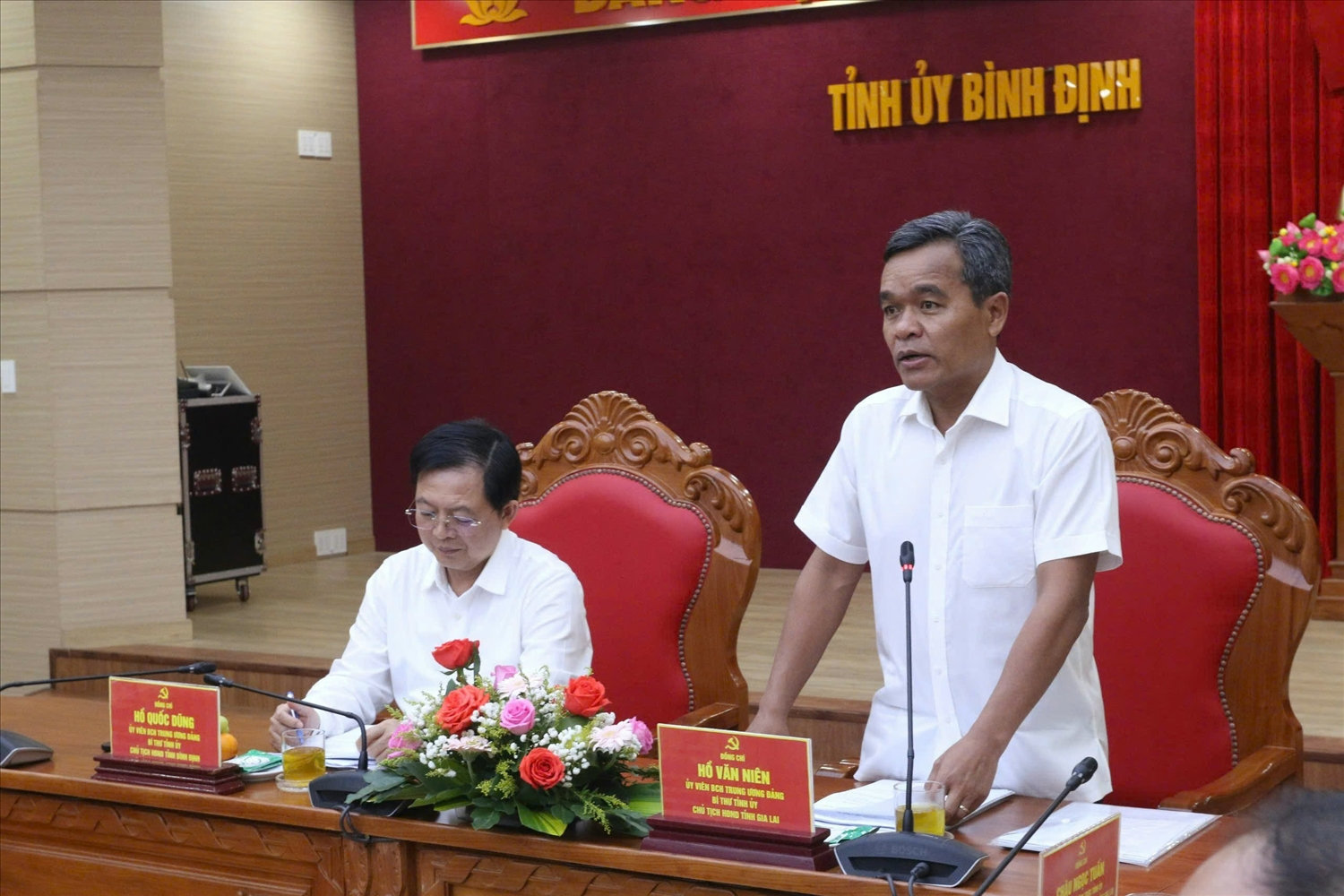 Ông Hồ Văn Niên, Ủy viên Ban Chấp hành Trung ương Đảng, Bí thư Tỉnh ủy, Chủ tịch HĐND tỉnh Gia Lai phát biểu tại buổi làm việc