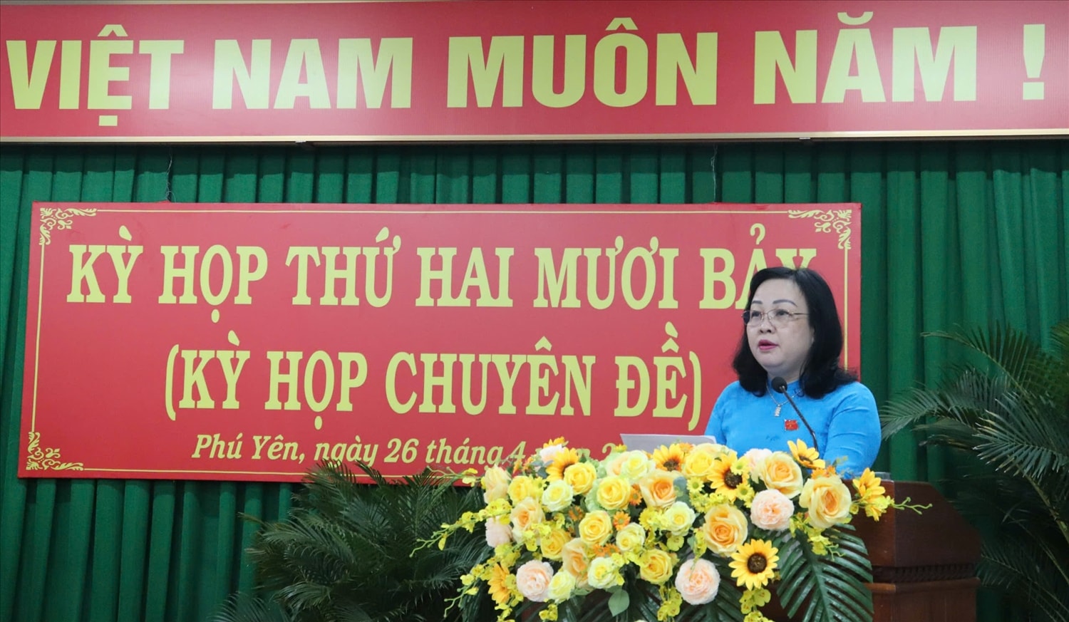 Bà Cao Thị Hòa An, Bí thư Tỉnh ủy, Chủ tịch HĐND tỉnh Phú Yên phát biểu chỉ đạo kỳ họp