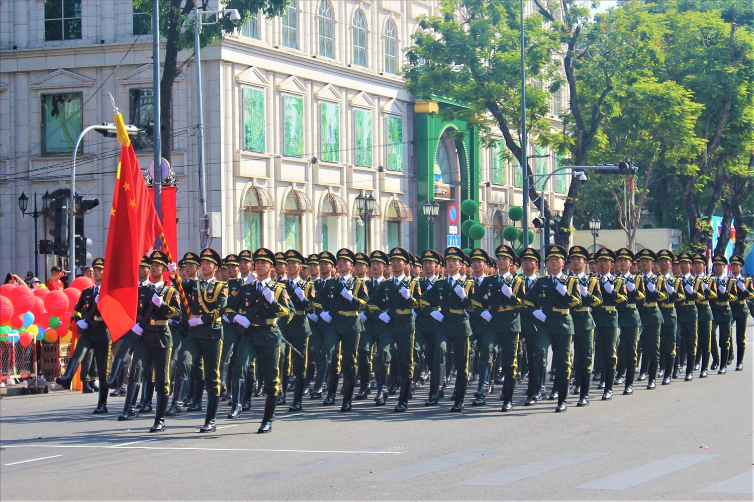 Khối lực lượng quân đội nước bạn Trung Quốc