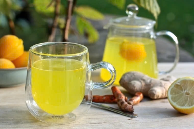 Sự kết hợp giữa chanh và nghệ tạo thành thức uống buổi sáng tốt cho bệnh nhân tiểu đường. Ảnh: Wild For Food