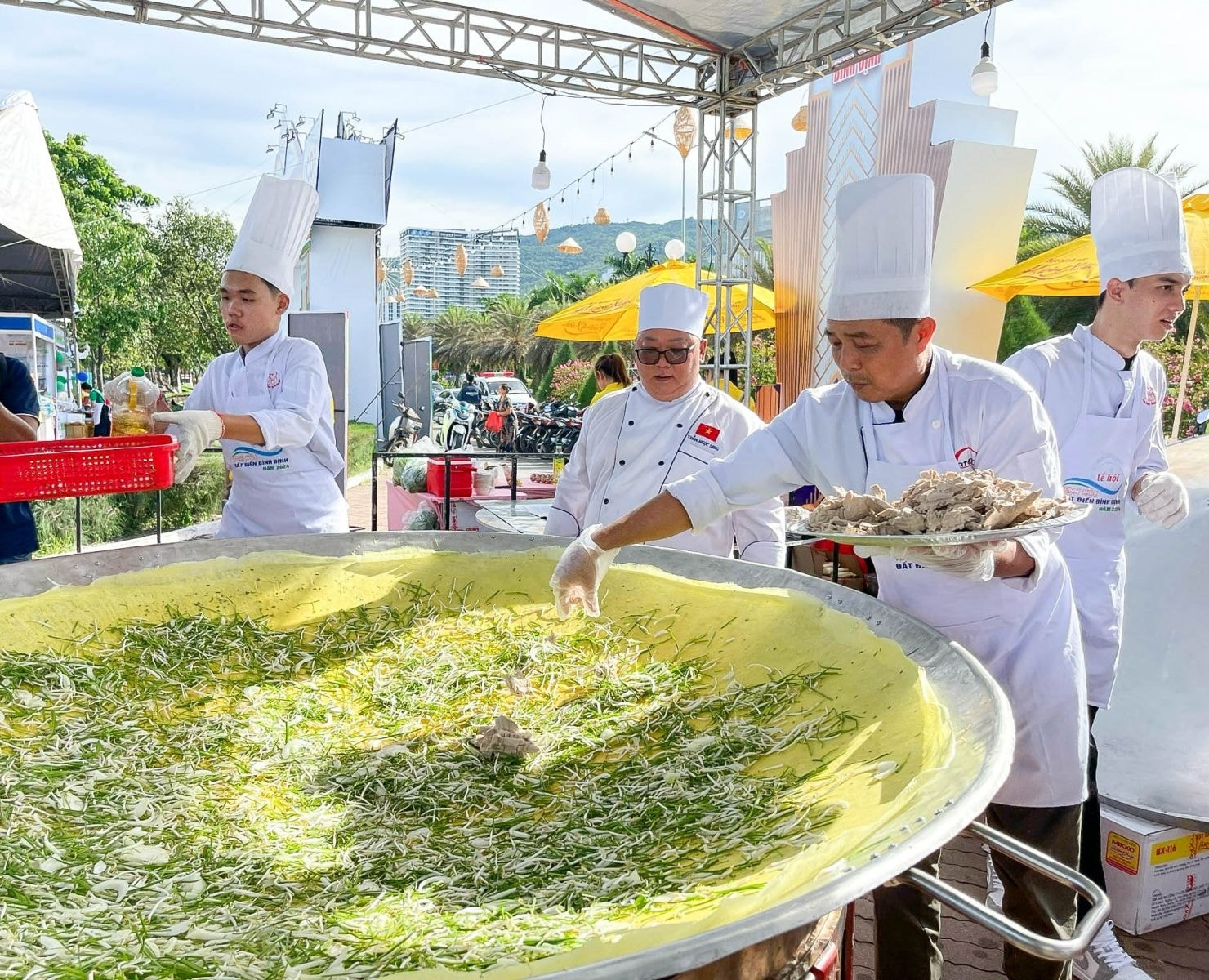Du khách sẽ được thưởng thức những món ăn ngon  Lễ hội ẩm thực  Bình Định 