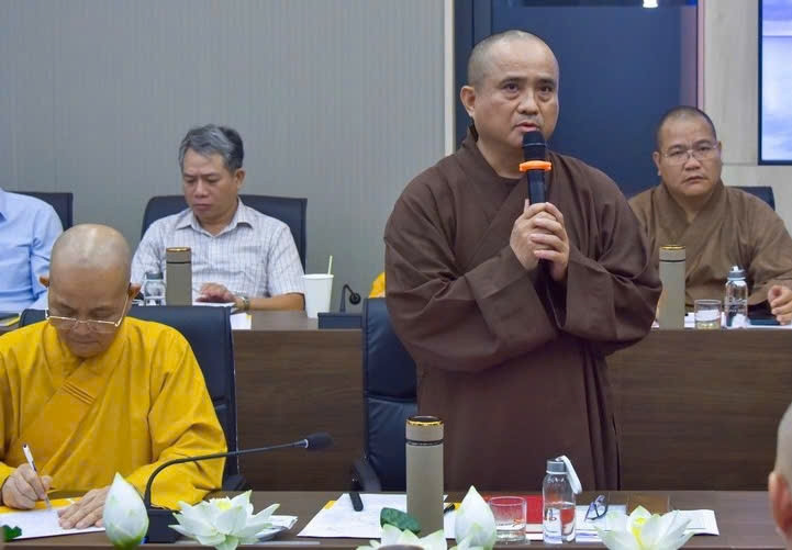 Thượng tọa Thích Tâm Hải, Trưởng ban Thông tin - Truyền thông Phật giáo TP. Hồ Chí Minh cho biết đã có khoảng 30.000 lượt đăng ký online tham dự chiêm bái xá lợi Trái tim Bồ tát Thích Quảng Đức tại Việt Nam Quốc Tự Thượng tọa Thích Tâm Hải, Trưởng ban Thông tin - Truyền thông Phật giáo TP. Hồ Chí Minh cho biết đã có khoảng 30.000 lượt đăng ký online tham dự chiêm bái xá lợi Trái tim Bồ tát Thích Quảng Đức tại Việt Nam Quốc Tự