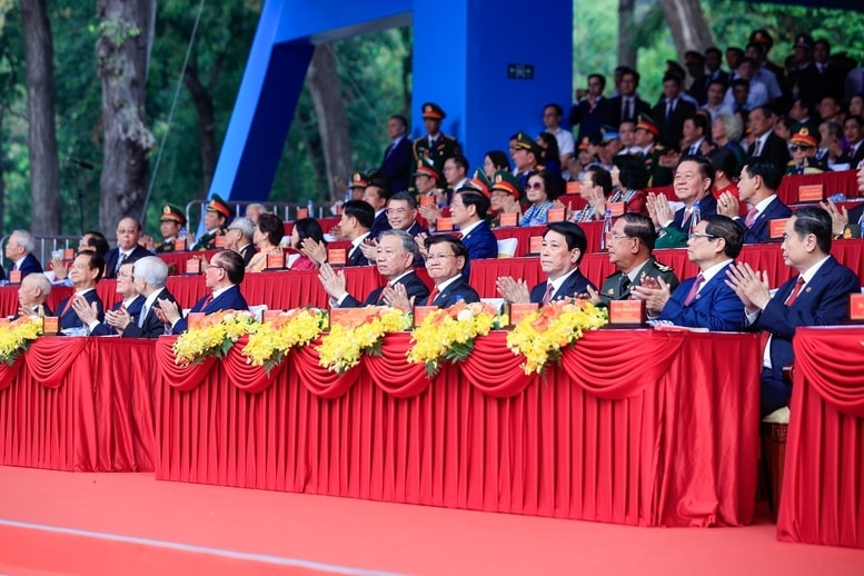 (TIN TS DẪN - đã cài giờ) Kỷ niệm trọng thể 50 năm Giải phóng miền Nam, thống nhất đất nước 7