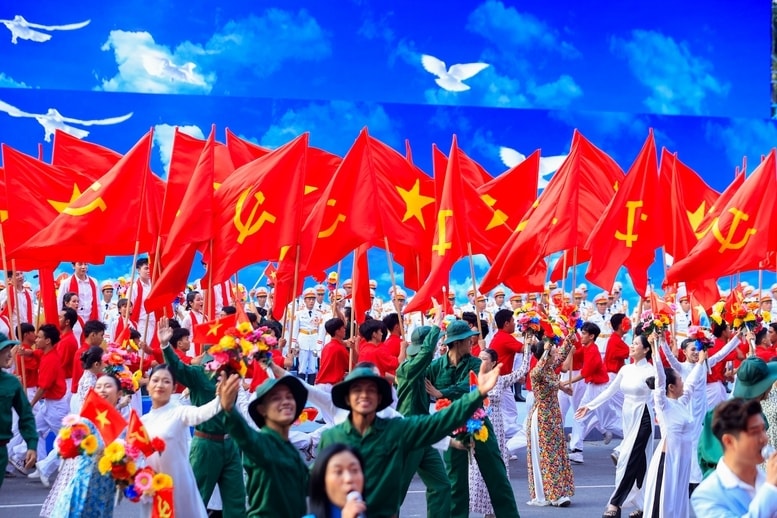 (TIN TS DẪN - đã cài giờ) Kỷ niệm trọng thể 50 năm Giải phóng miền Nam, thống nhất đất nước 8
