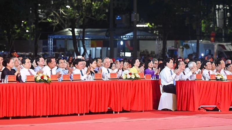 “Mùa Xuân thống nhất” mang đến âm thanh của khát vọng, dựng xây đất nước Việt Nam hùng cường 