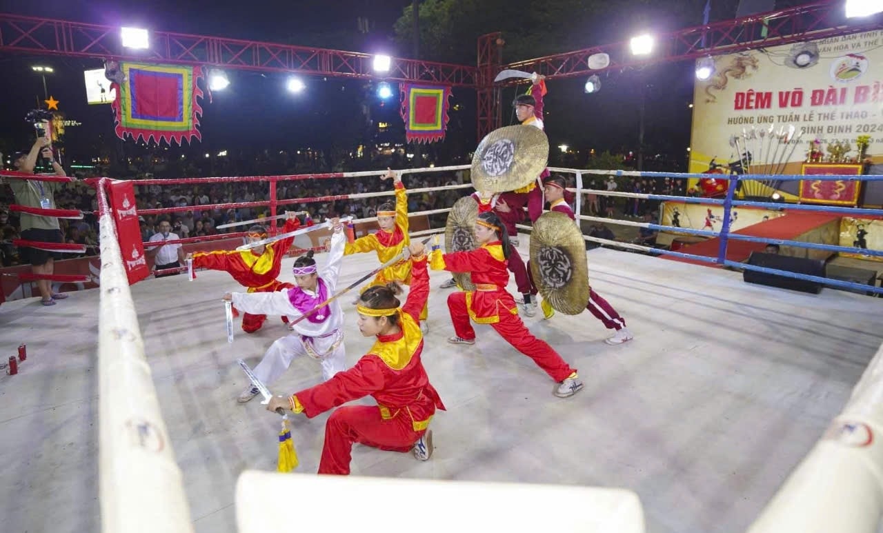 Biểu diễn vó cổ truyền trong 