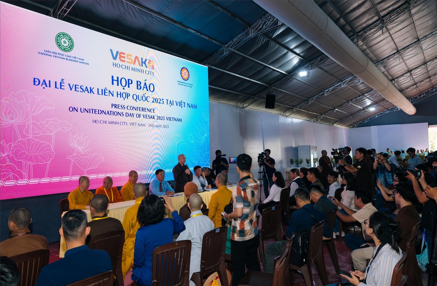 Quang cảnh buổi họp báo