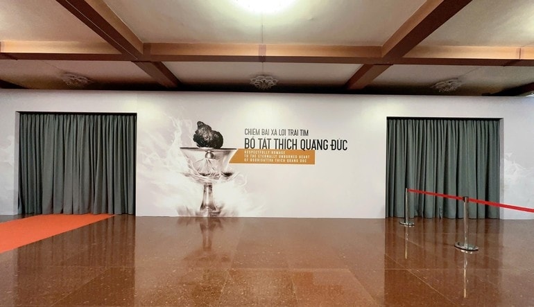 Không gian Việt Nam Quốc Tự đã được thiết kế, thực hiện để tôn trí xá lợi trái tim Bồ tát Thích Quảng Đức. (Ảnh: Diệu Nghiêm) Không gian Việt Nam Quốc Tự đã được thiết kế, thực hiện để tôn trí xá lợi trái tim Bồ tát Thích Quảng Đức. (Ảnh: Diệu Nghiêm)