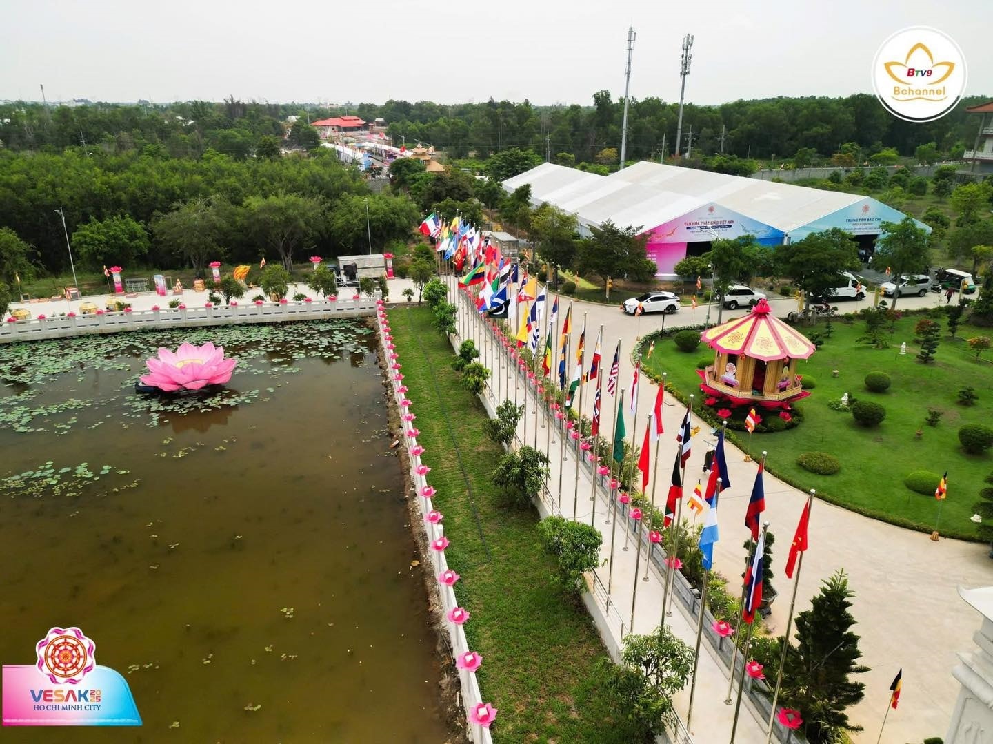 Quốc kỳ các nước đến dự Đại lễ Vesak LHQ 2025 tại Việt Nam - TP. Hồ Chí Minh