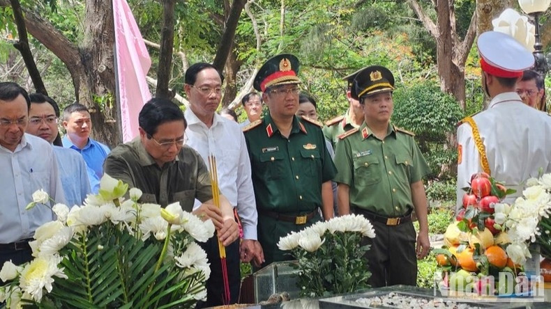  Thủ tướng Phạm Minh Chính tri ân các Anh hùng liệt sĩ, chiến sĩ cách mạng tại Côn Đảo  1
