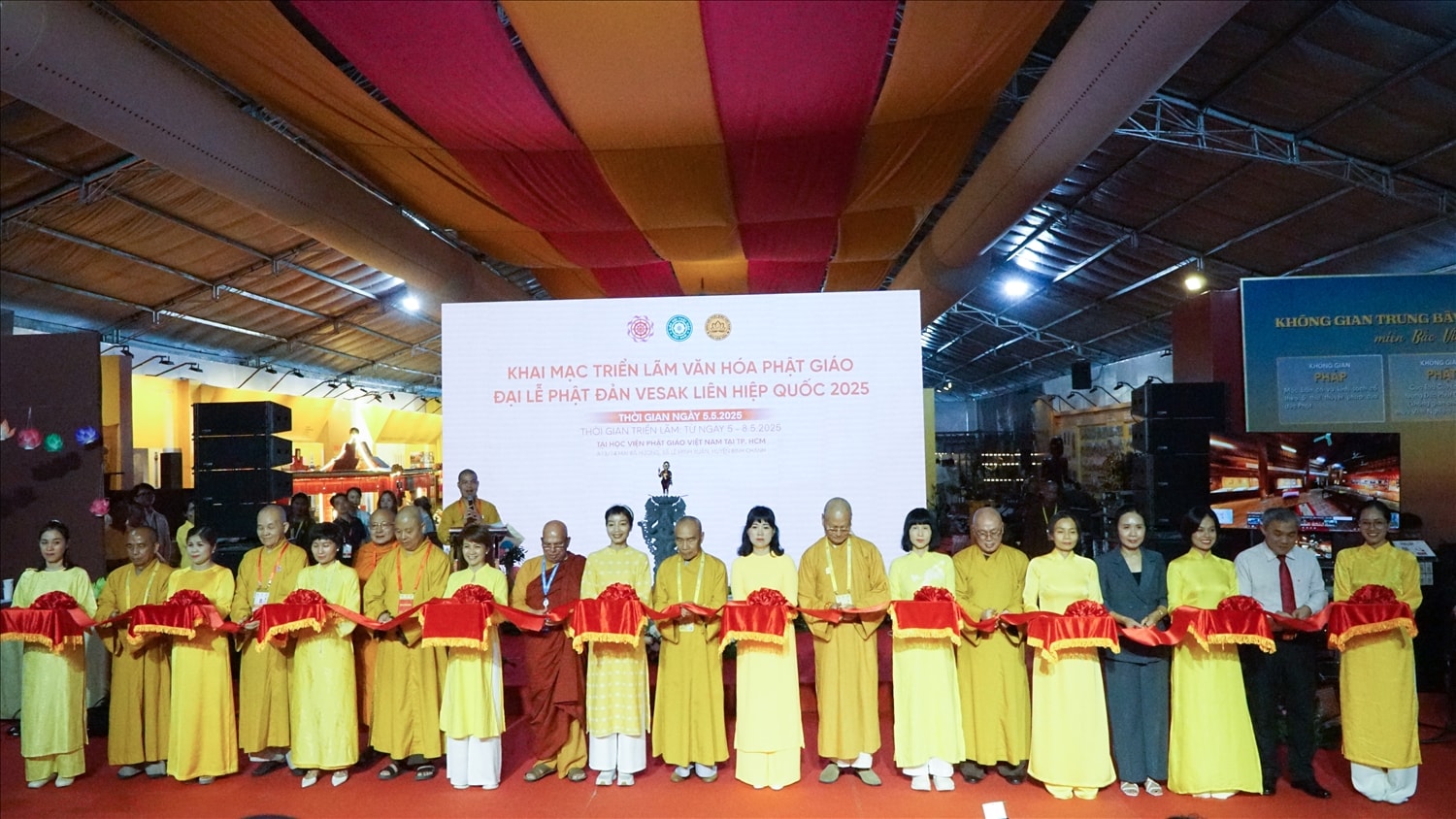 Triển lãm văn hóa Phật giáo Việt Nam chính thức khi mạc sáng 5/5 tại khuôn viên tổ chức đại lễ  Vesak Liên Hợp Quốc 2025.