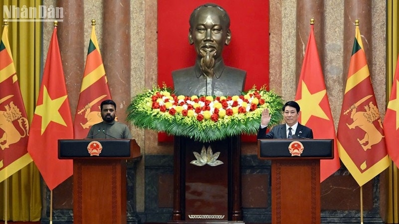 Chủ tịch nước Lương Cường và Tổng thống Sri Lanka tại cuộc gặp gỡ báo chí. Chủ tịch nước Lương Cường và Tổng thống Sri Lanka tại cuộc gặp gỡ báo chí.