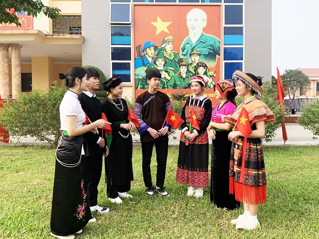Đẩy mạnh phân cấp, ủy quyền cho cơ quan chuyên môn giúp UBND tỉnh thực hiện chức năng quản lý nhà nước về công tác dân tộc, tín ngưỡng, tôn giáo. (Ảnh: Minh họa)