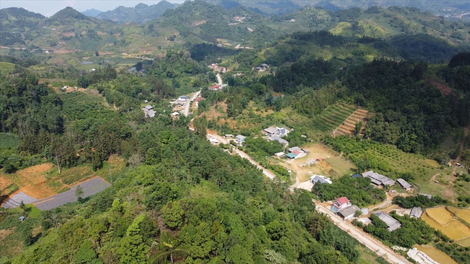 Cơ sở hạ tầng nông thôn vùng cao ngày càng được củng cố Cơ sở hạ tầng nông thôn vùng cao ngày càng được củng cố