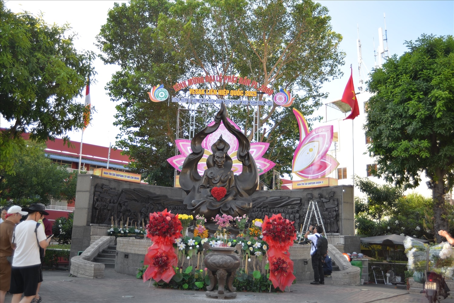 Quảng trường Thích Quảng Đức ngày nay, nơi thu hút du khách thập phương, đồng bào phật tử đến tham quan, chiêm bái