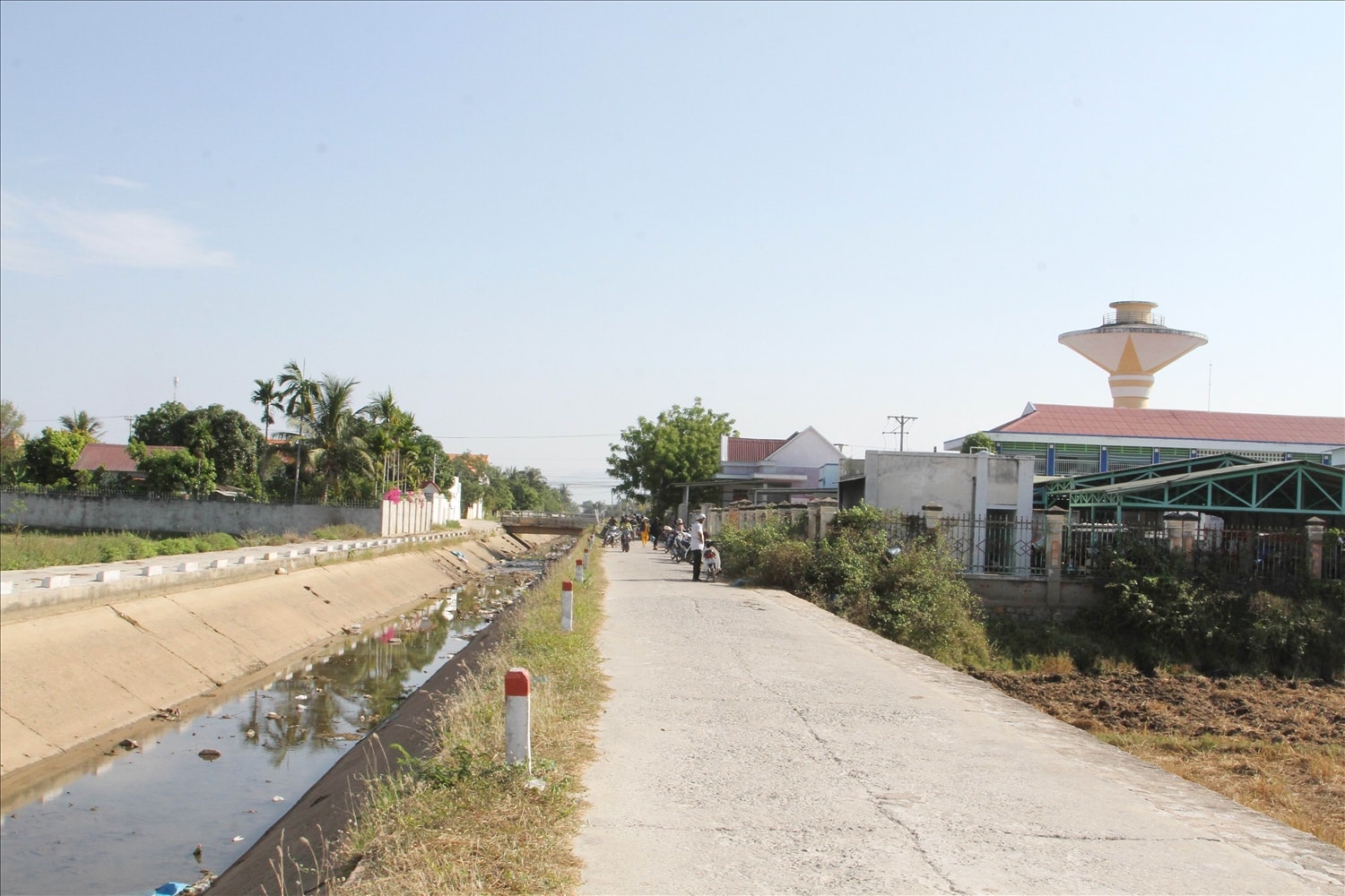 Kênh Nam đóng nước để tiến hành nạo vét, tu sửa từ 25/4 đến 10/5/2025. Kênh Nam đóng nước để tiến hành nạo vét, tu sửa từ 25/4 đến 10/5/2025.