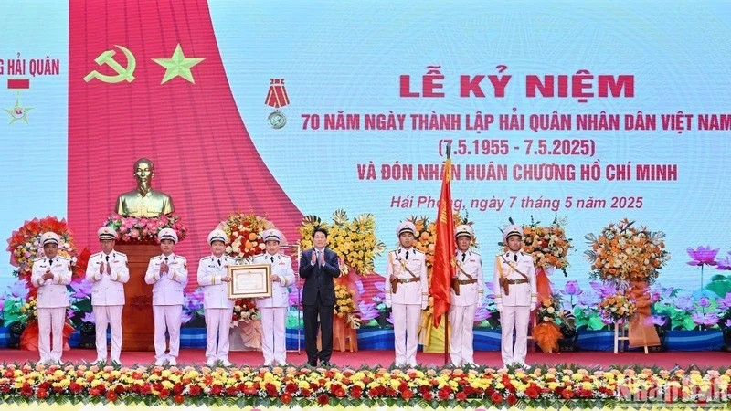 Chủ tịch nước Lương Cường dự Lễ kỷ niệm và trao Huân chương Hồ Chí Minh tặng Quân chủng Hải quân 