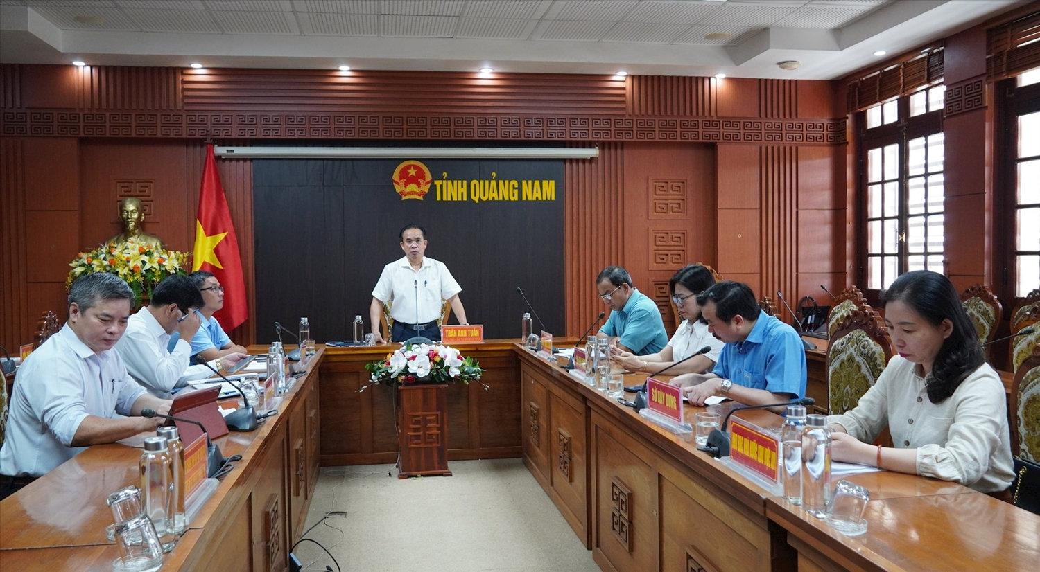 Quang cảnh buổi họp. Quang cảnh buổi họp.