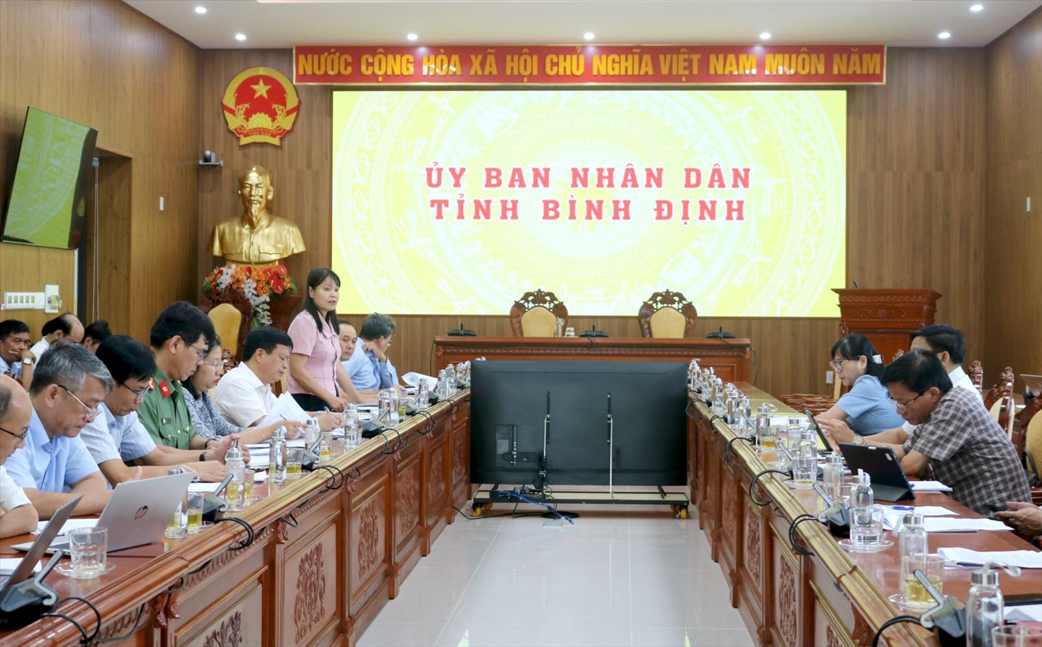 Quang cảnh cuộc họp Quang cảnh cuộc họp