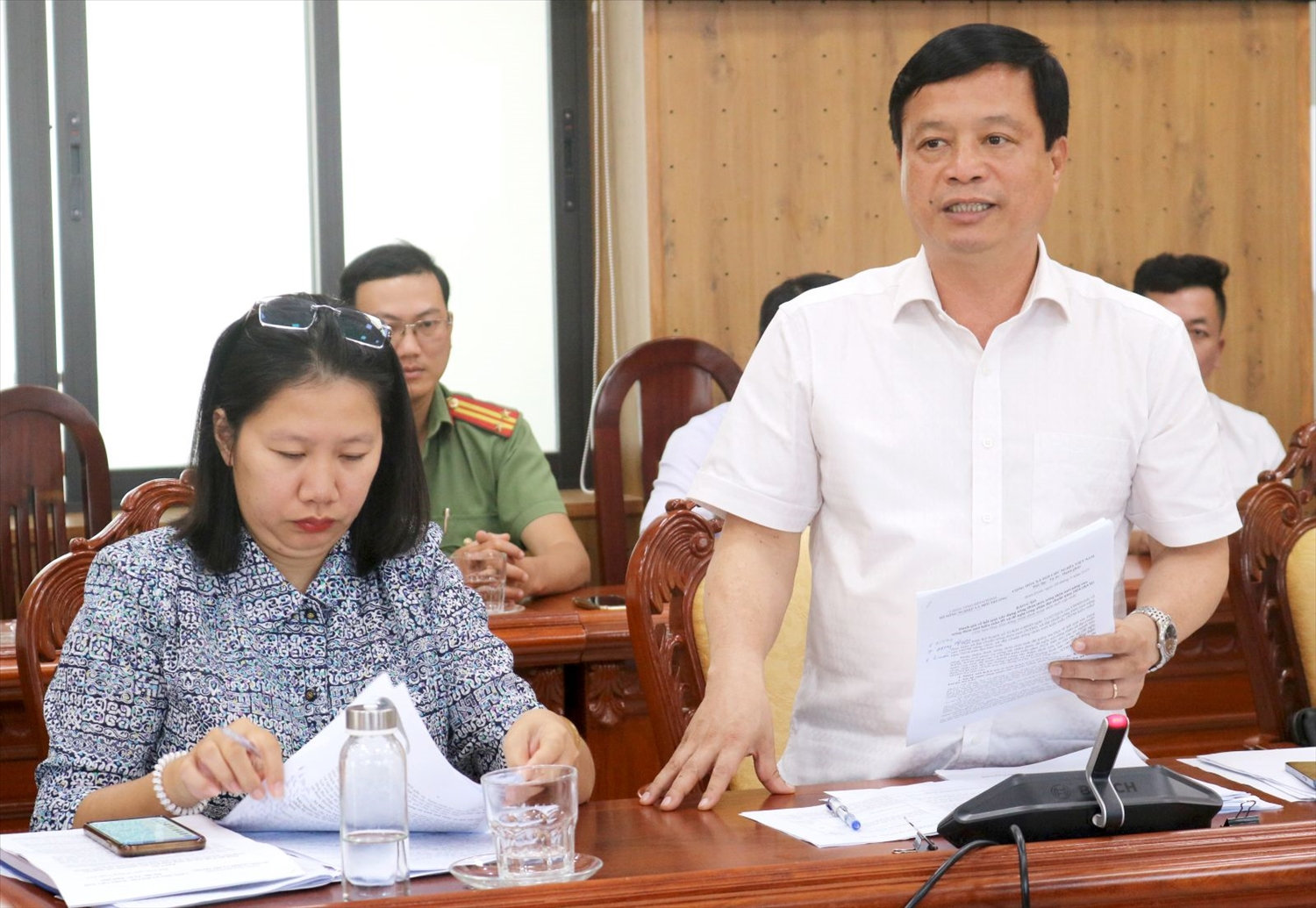 Ông Nguyễn Tuấn Thanh, Phó Chủ tịch Thường trực UBND tỉnh BÌnh Định biểu tại cuộc họp Ông Nguyễn Tuấn Thanh, Phó Chủ tịch Thường trực UBND tỉnh BÌnh Định biểu tại cuộc họp