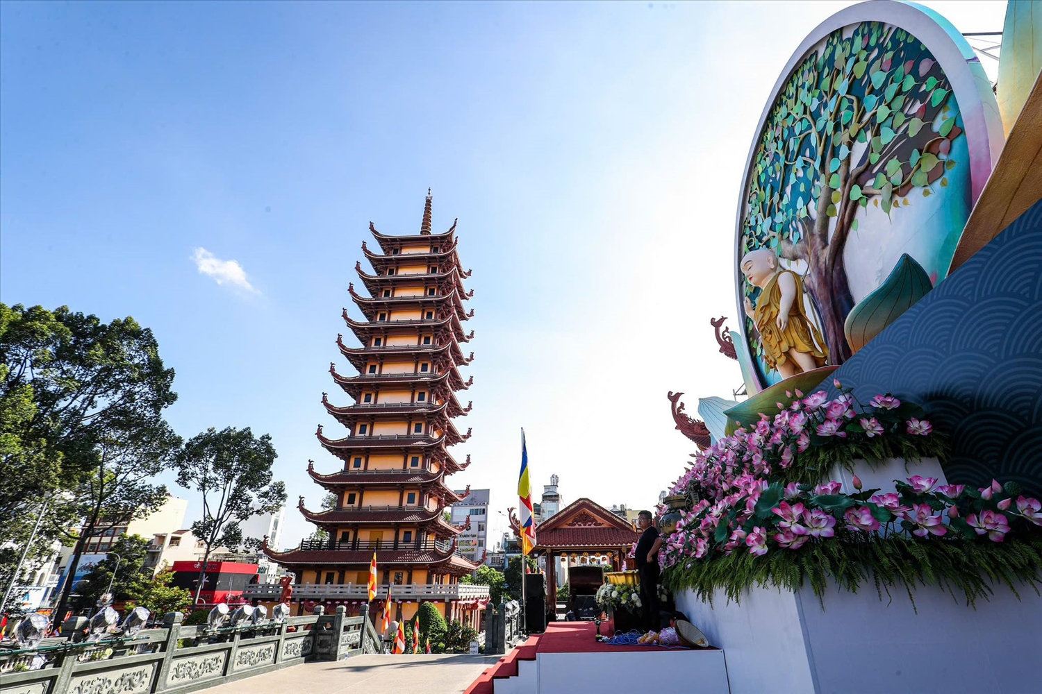Tháp Đa Bảo cao 13 tầng - nơi Xá lợi Trái tim Bồ tát Thích Quảng Đức được tôn trí.