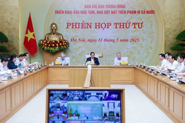 Phiên họp lần thứ 4 của Ban Chỉ đạo Trung ương triển khai xóa nhà tạm, nhà dột nát trên phạm vi cả nước tại trụ sở Chính phủ