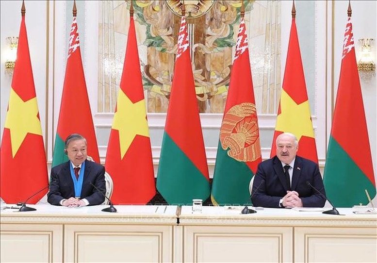 Tổng Bí thư Tô Lâm và Tổng thống Aleksandr Lukashenko phát biểu với báo chí. Ảnh: TTXVN