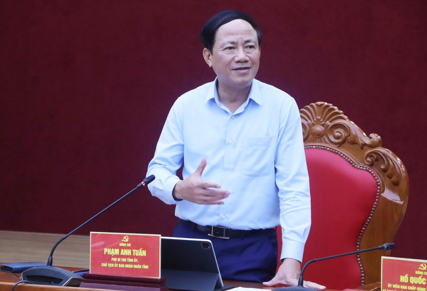 Ông Phạm Anh Tuấn, Chủ tịch UBND tỉnh Bình Định phát biểu tại phiên họp