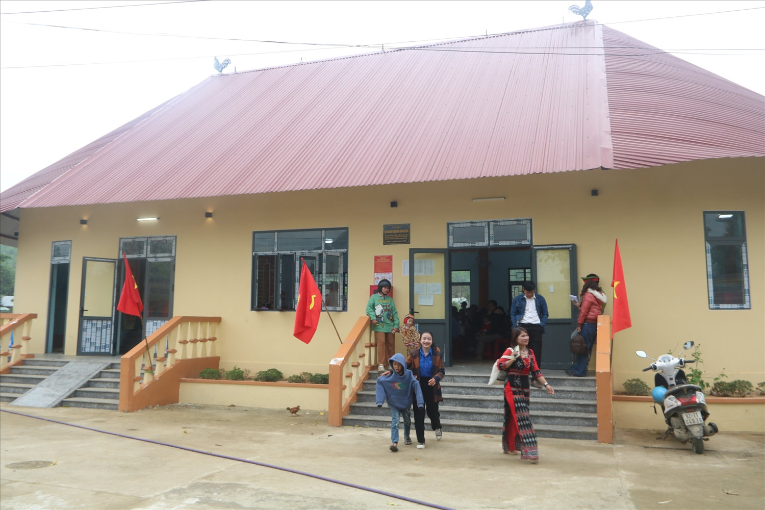 Cơ sở vật chất như trường học, nhà văn hóa ở Đông Giang được xây dựng mới từ nguồn lực các chương trình mục tiêu quốc gia.