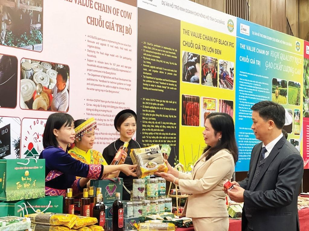 Người tiêu dùng lựa chọn các sản phẩm nông nghiệp sản xuất theo chuỗi giá trị đảm bảo chất lượng nông nghiệp sạch, an toàn (Ảnh minh họa).