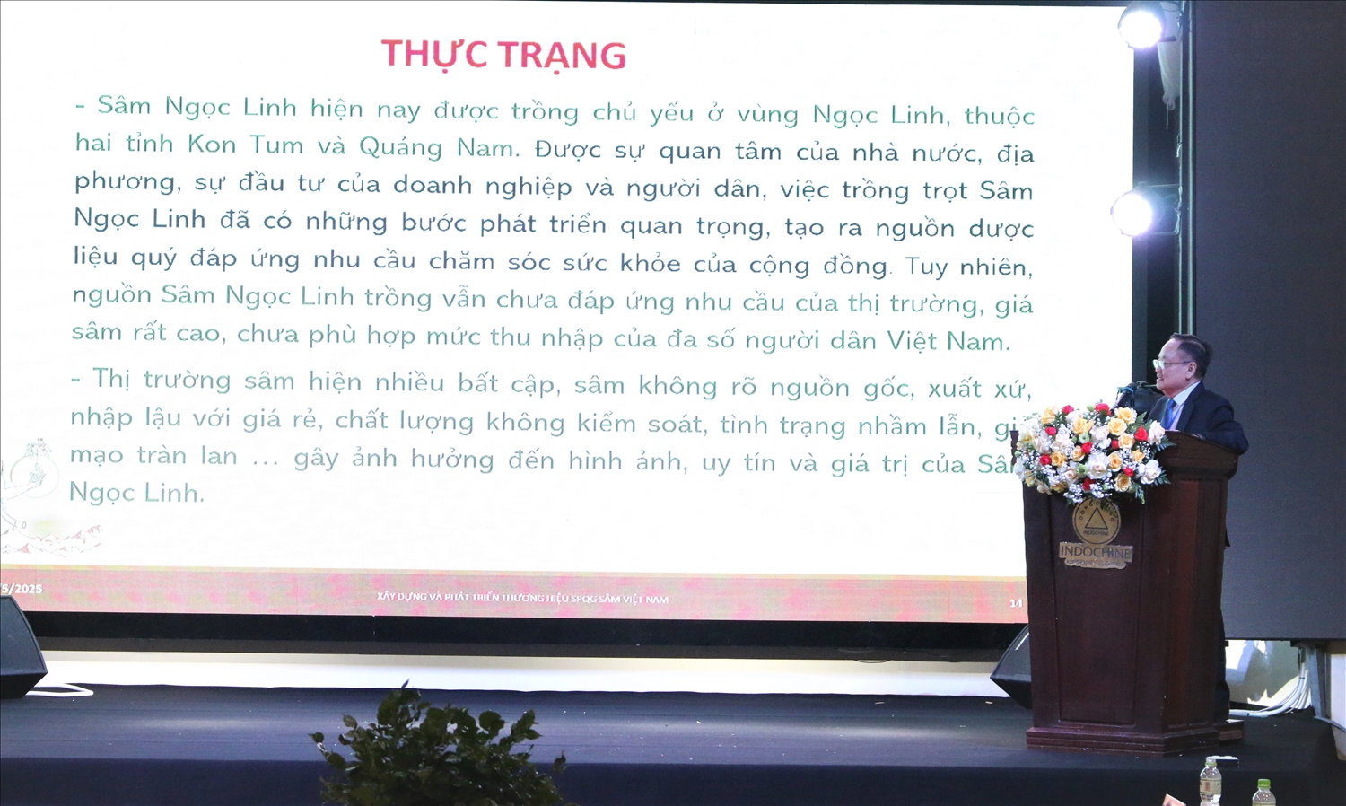 Các nhà khoa học trình bày những công trình nghiên cứu mới về Sâm Ngọc Linh Các nhà khoa học trình bày những công trình nghiên cứu mới về Sâm Ngọc Linh