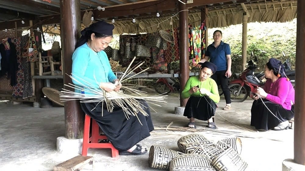 Đan lát là một nghề thủ công truyền thống có từ lâu đời của đồng bào Tày ở xã Nghĩa Đô, huyện Bảo Yên, Lào Cai.