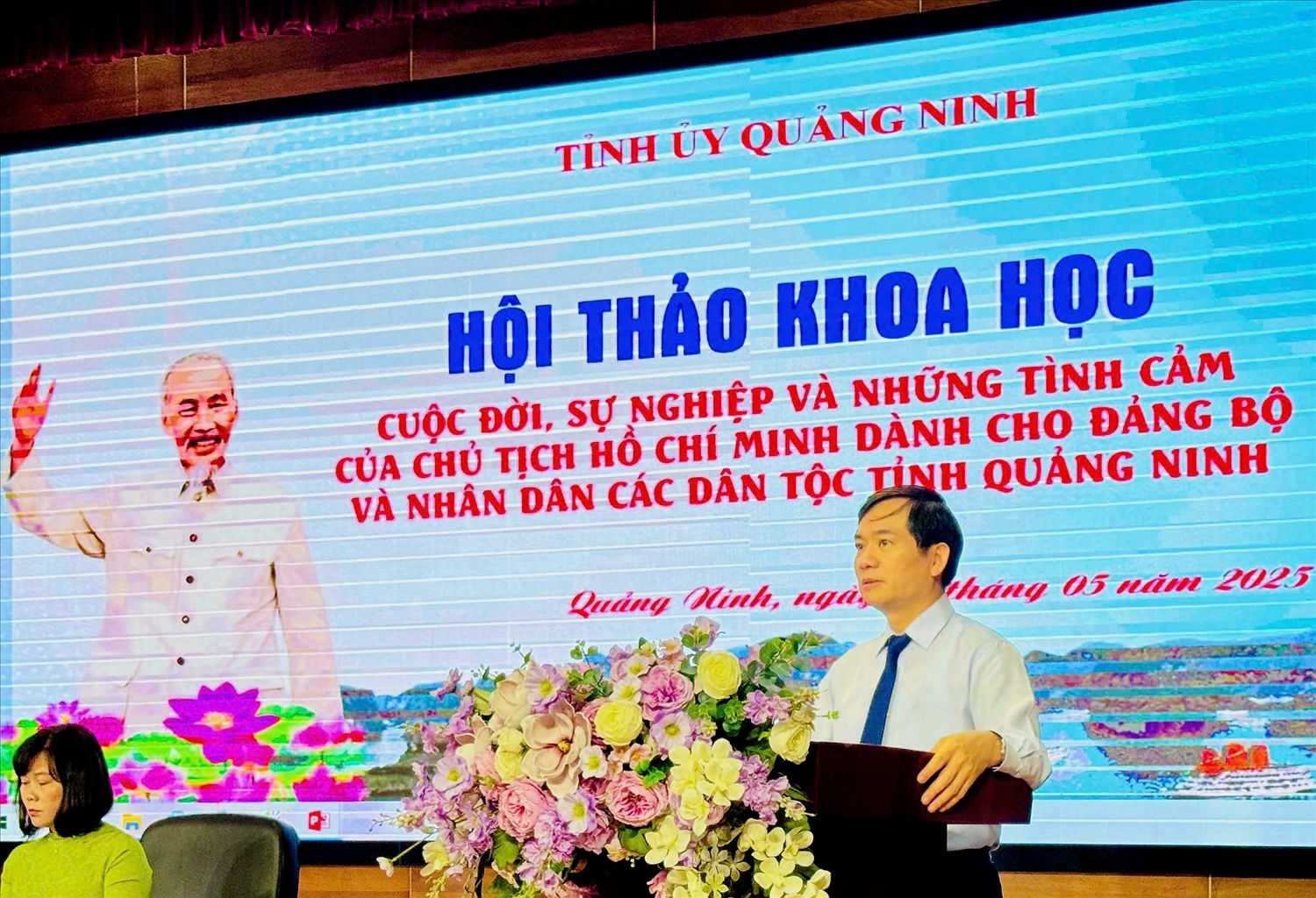 Phó Bí thư Tỉnh ủy Quảng Ninh Vũ Quyết Tiến phát biểu tại Hội thảo