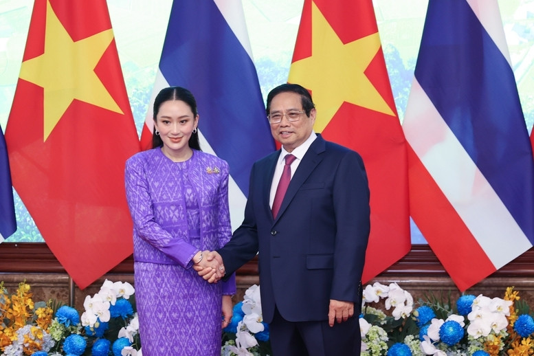 Thủ tướng Phạm Minh Chính và Thủ tướng Paetongtarn Shinawatra trước hội đàm - Ảnh: VGP/Nhật Bắc