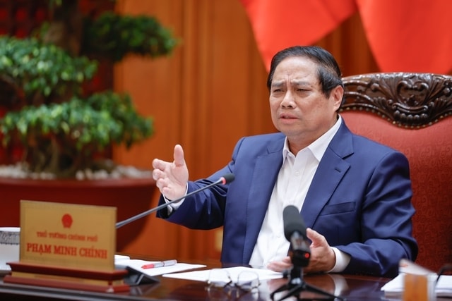 Thủ tướng Phạm Minh Chính nhấn mạnh: Phân cấp, phân quyền mạnh hơn cho cấp nào sát thực tế, gần dân, sát dân, làm tốt hơn, hiệu quả hơn - Ảnh: VGP/Nhật Bắc