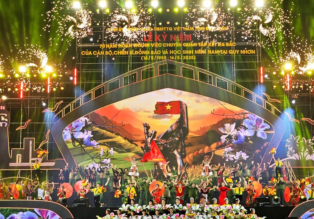 Tiết mục văn nghệ tại Lễ kỷ niệm