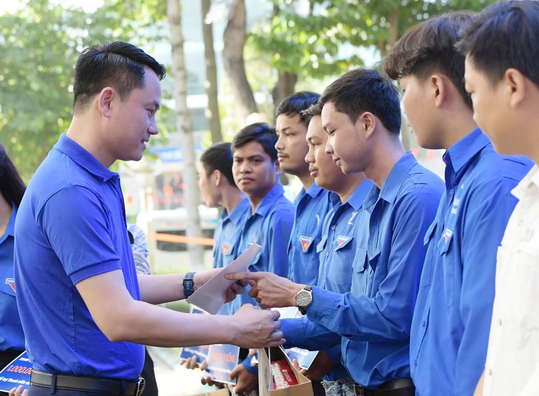 Ban Tổ chức khen thưởng các tập thể, cá nhân có thành tích tiêu biểu trong công tác thiện nguyện và bảo đảm an sinh xã hội năm 2025