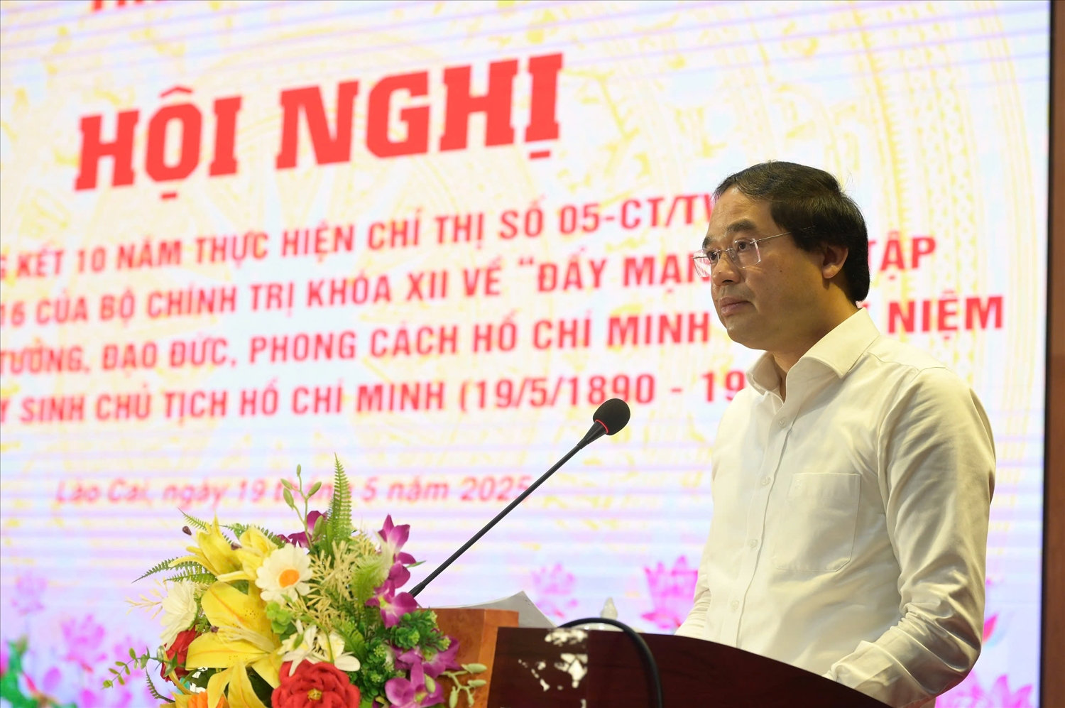 Bí thư Tỉnh ủy, Chủ tịch UBND tỉnh Lào Cai Trịnh Xuân Trường phát biểu tại hội nghị