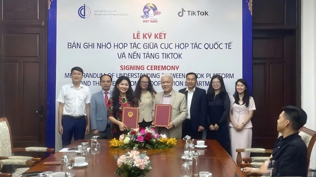 Các đại biểu tham gia Lễ ký kết. Ảnh: TL